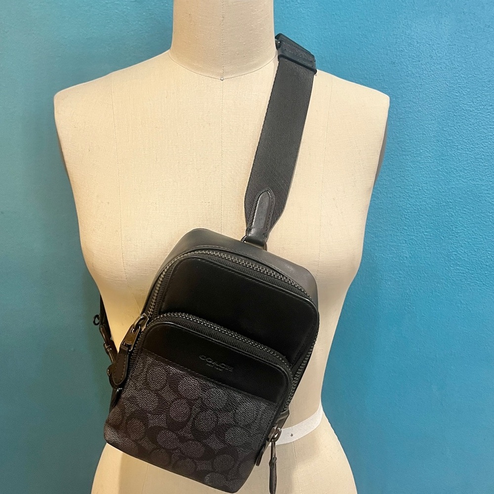 Coach like-new leather crossbody sling bag unisex black and grey